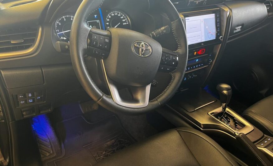 Toyota Hilux SW4  2.8