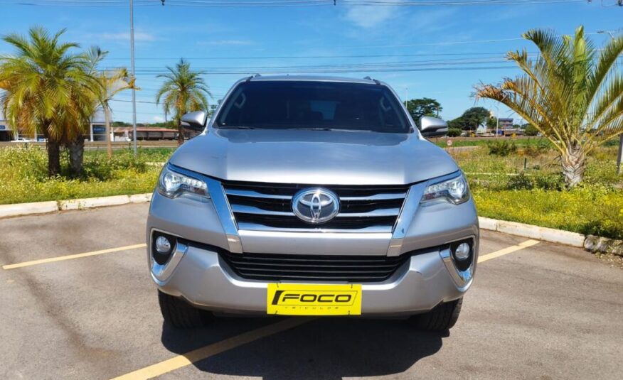 Toyota Hilux SW4  2.8 SRX