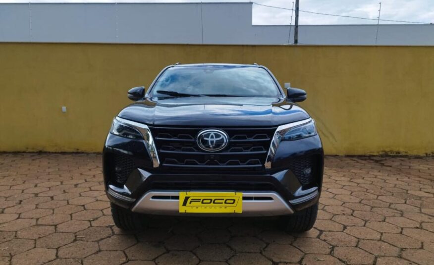 Toyota Hilux SW4  2.8 7 Lugares