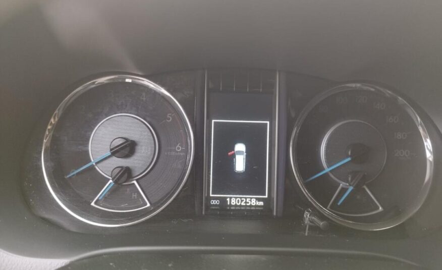 Toyota Hilux SW4  2.8 SRX 7 Lugares